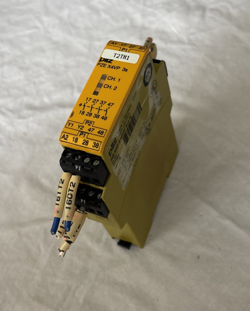 Pilz 777583 PZE X4VP 3/24VDC 4N/O FIX Safety Relay Contact Expansion Module