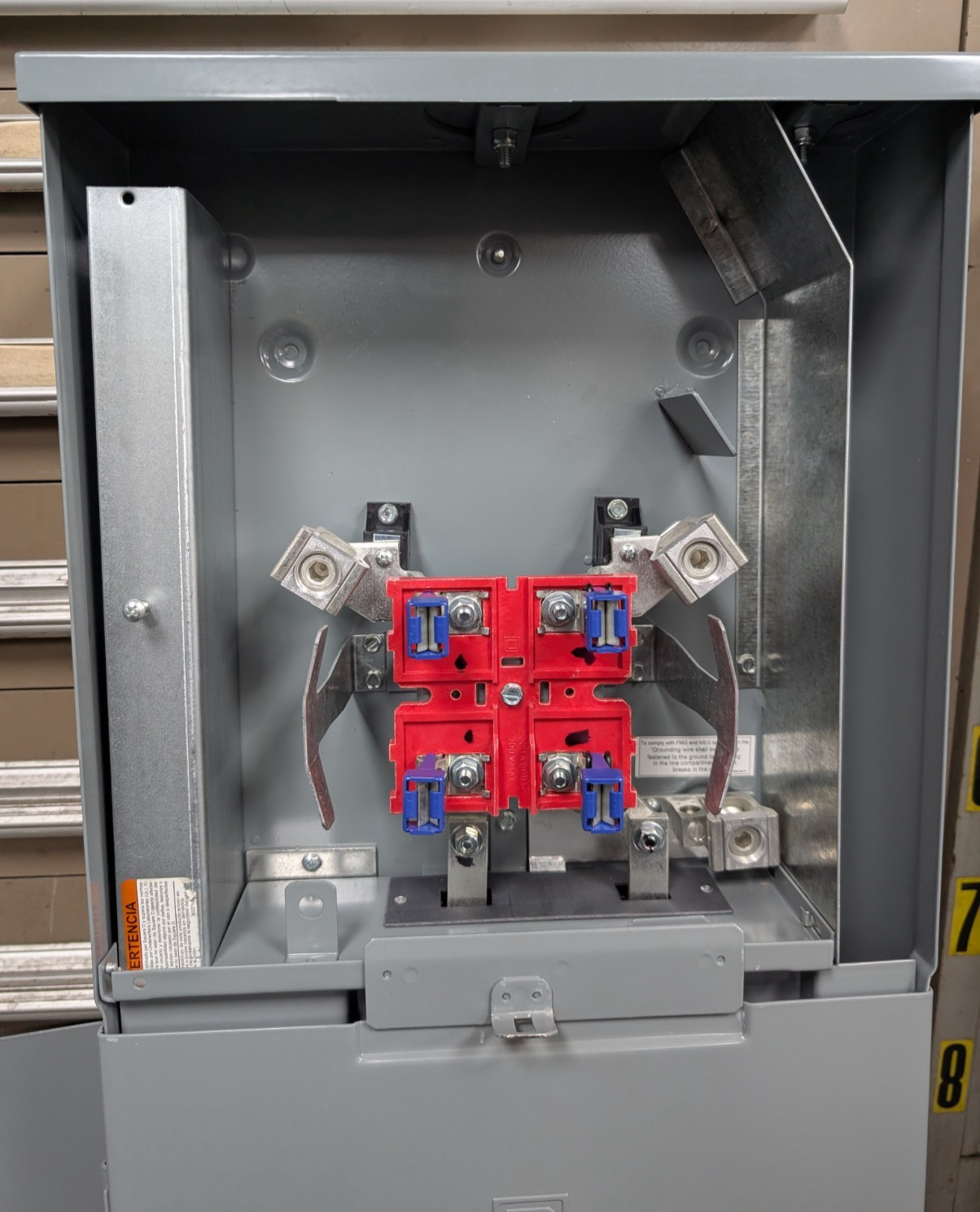🤪 SQUARE D HOMELINE 200A METER BASE MAIN BREAKER PANEL 208Y/120V RC816F200C
