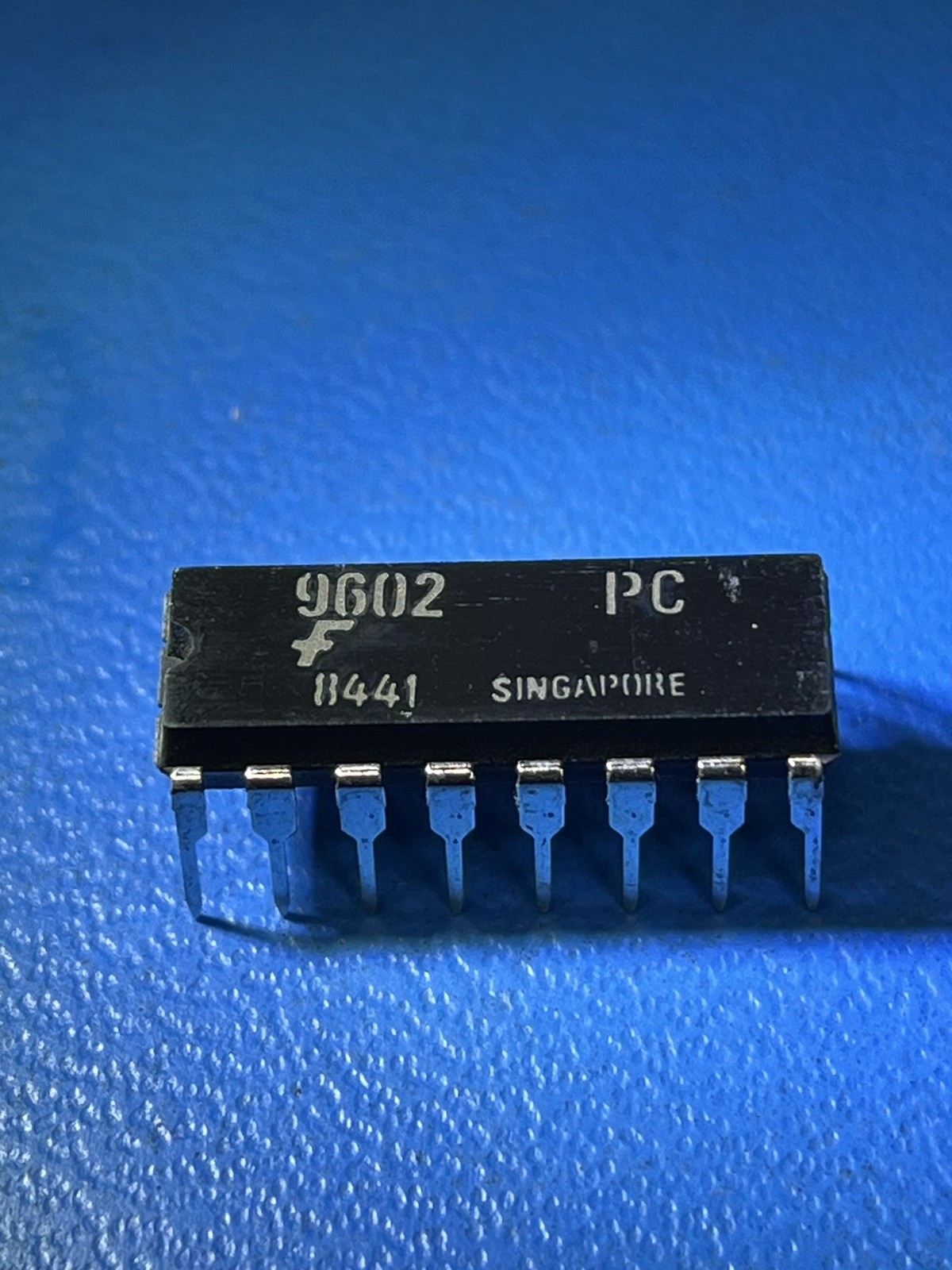 10 QTY- 9602PC IC,MONOSTABLE MULTIVIBRATOR,STD-TTL,DIP,16PIN,PLASTIC
