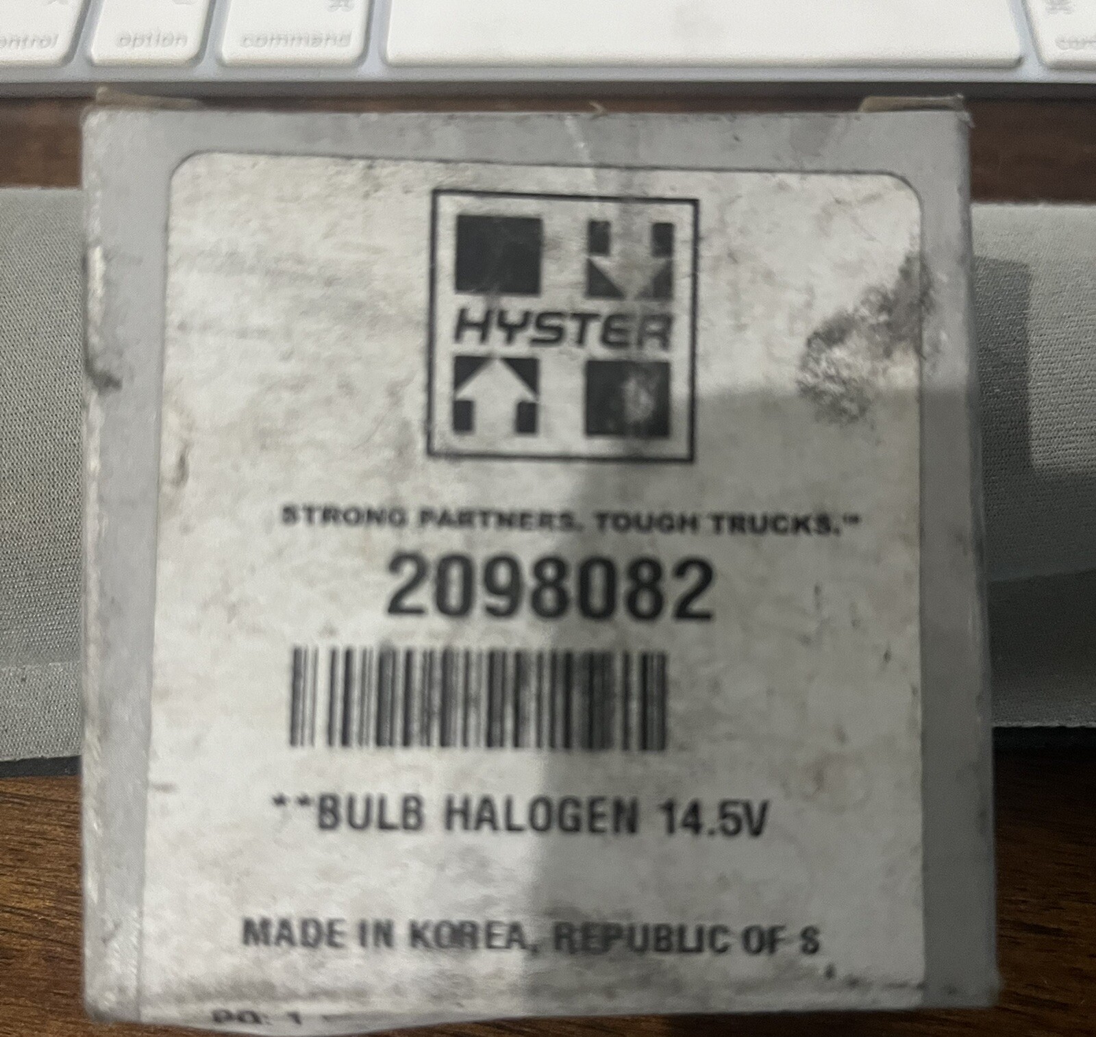 NOS.   HYSTER 2098082 **BULB HALOGEN 14.5V