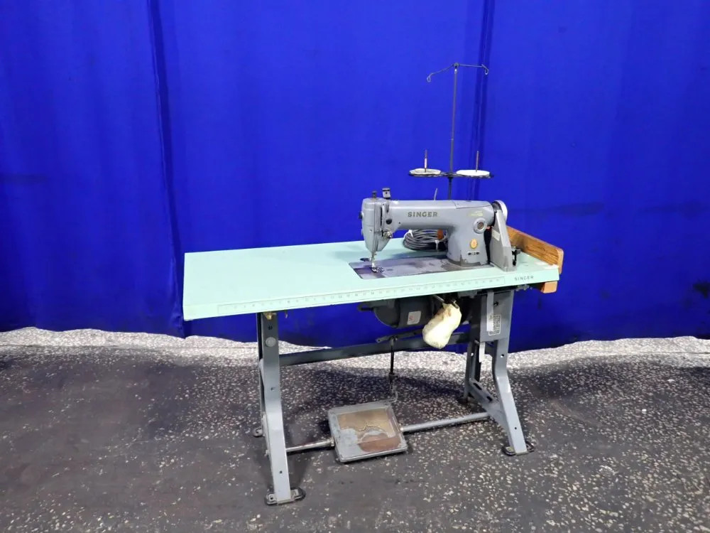 SINGER SEWING MACHINE 281-3