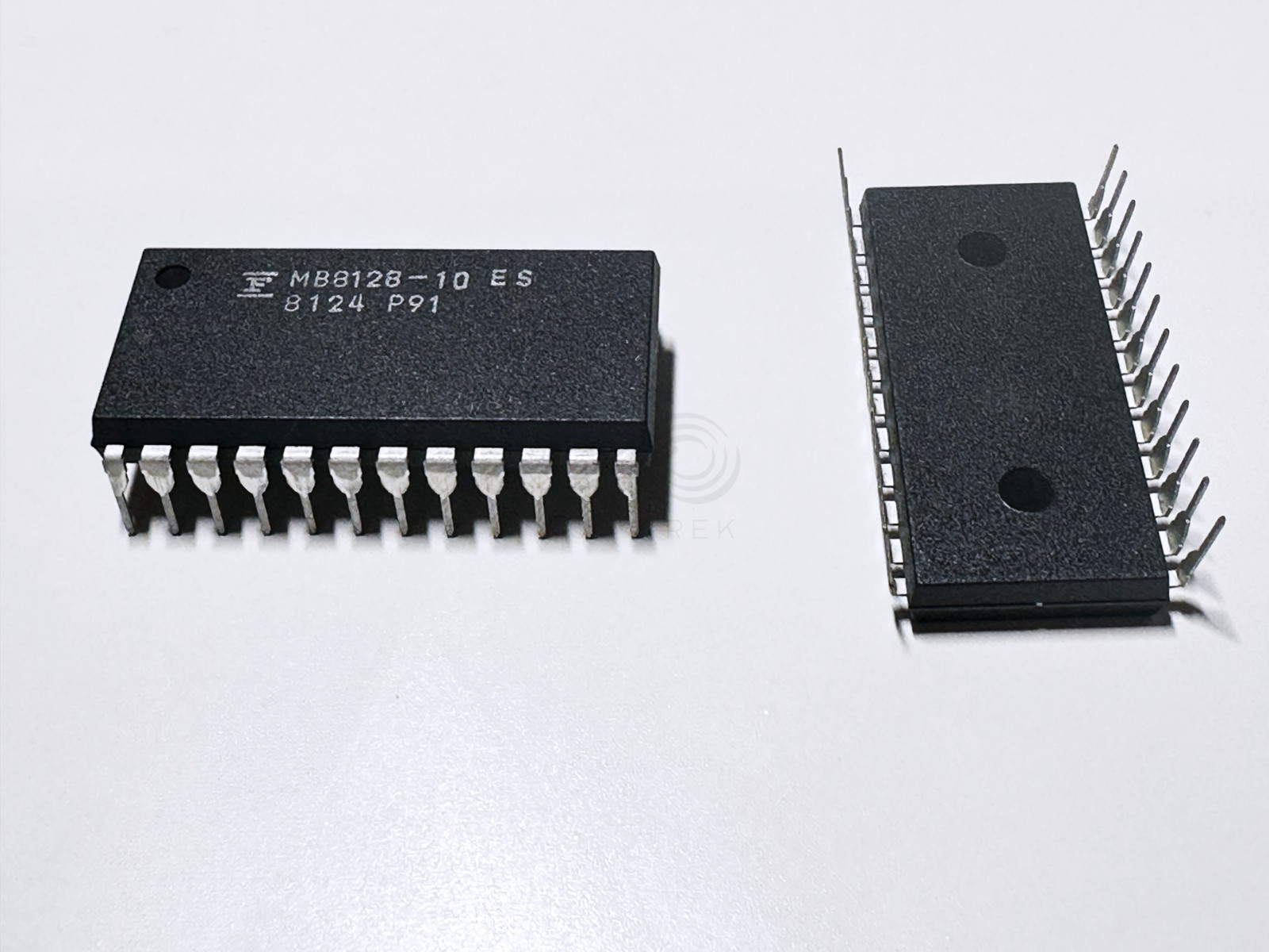 2PCS MB8128-10 MB8128 FUJITSU 2Kx8bit NMOS Static RAM 16K 100ns SRAM DIP-24