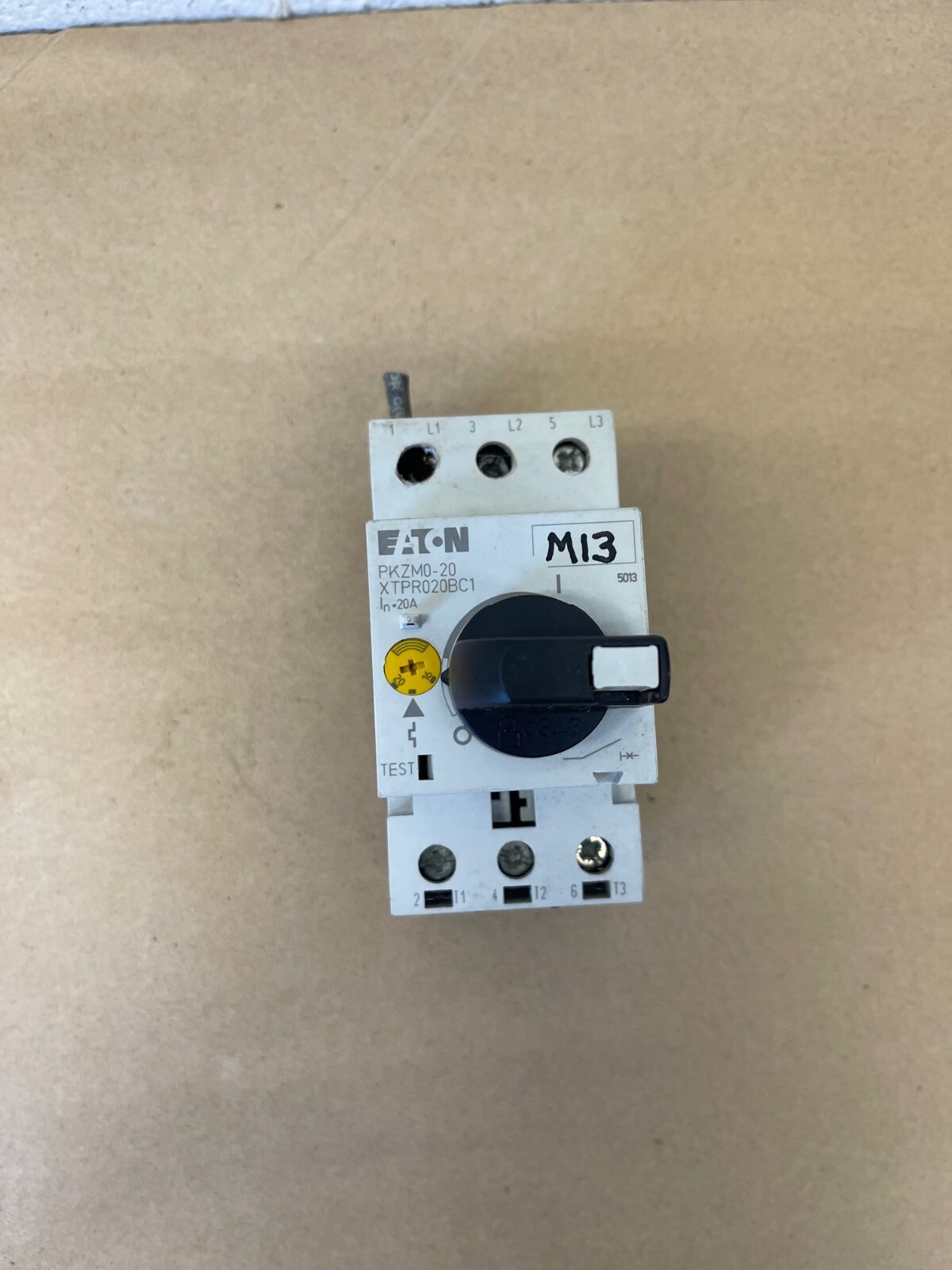 Eaton PKZM0-20 Manual Motor Starter, 50/60Hz, 600VAC, 20A – PARTS ONLY