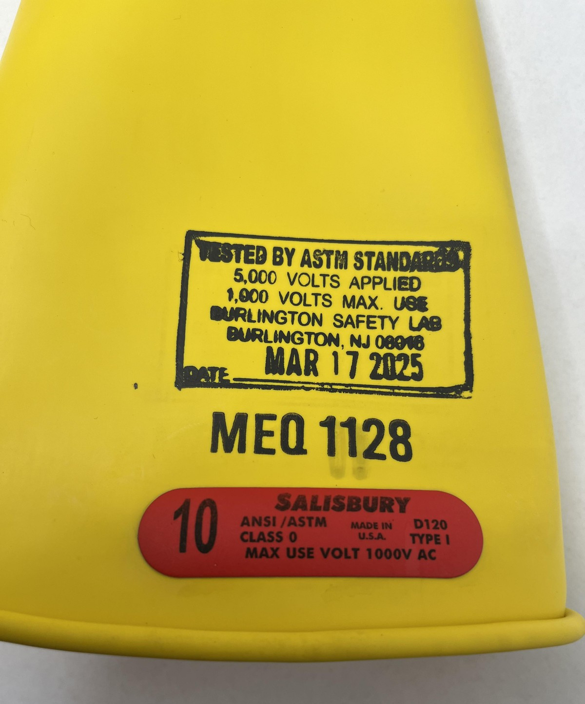 Salisbury Class 0 1000V AC Rubber Insulating Gloves Size 10 Yellow MEQ 1128