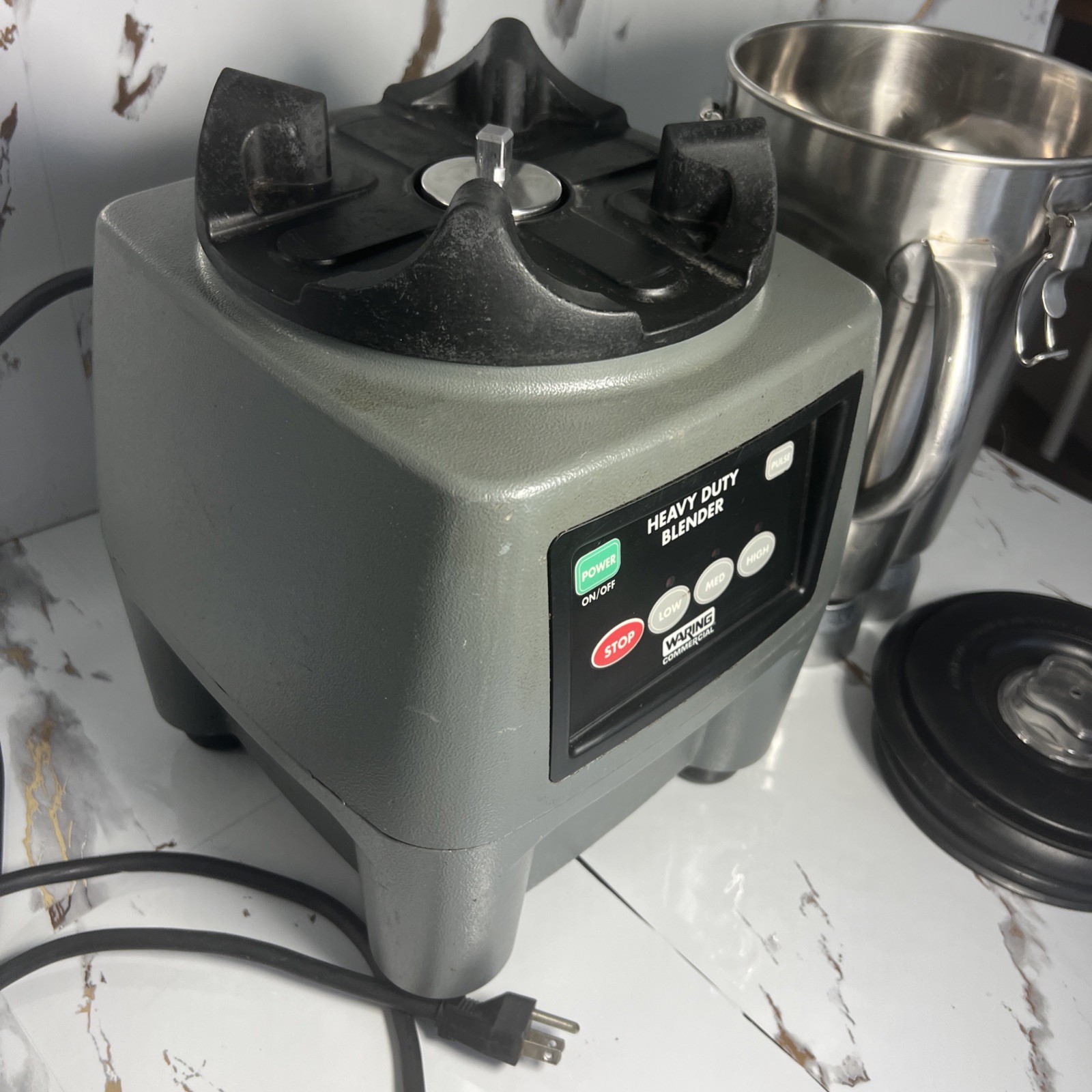 Waring CB 15 Heavy Duty One Gallon 3.75HP 3-Speed Commercial Blender
