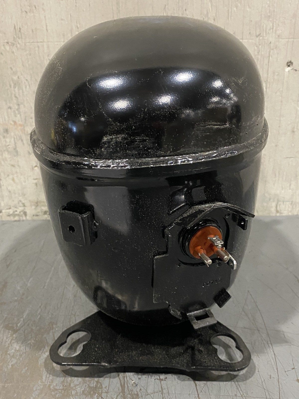Embraco 115V Hermetic Reciprocating Compressor NT2210UV