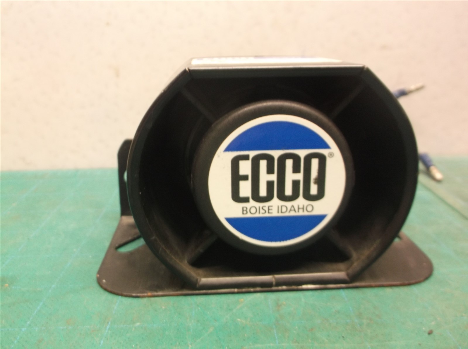 SA931: ECCO BACK-UP ALARM 82-102DB 12-48V