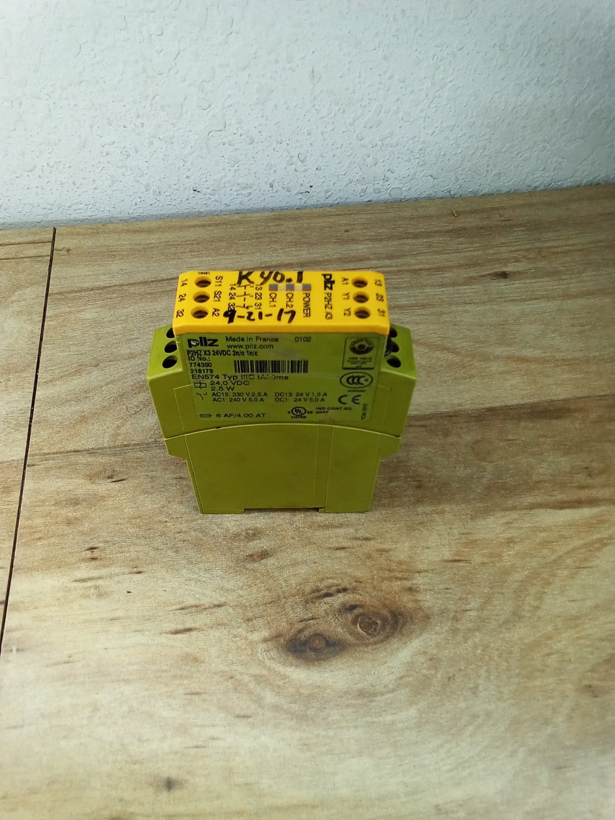 PILZ P2HZ X3 24VDC 2N/O 1N/C Safety Relay774350