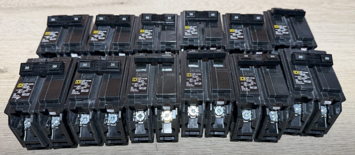 Square D HOM230CP 30A 2-Pole Circuit Breaker Homeline (12 Pack)