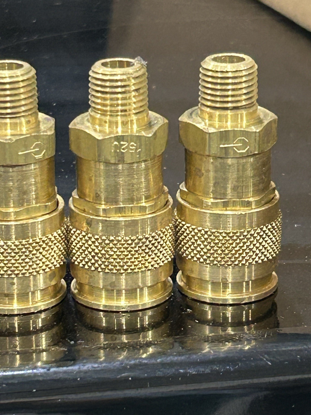 Coilhose 152U Air Universal Interchange Socket Coupler 1/4 NPT Male