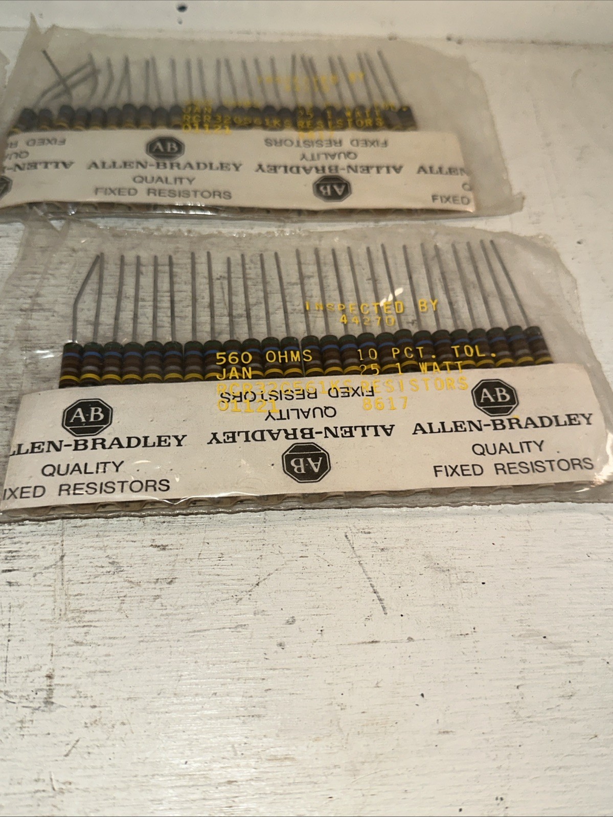 Lot Of (100) New Allen-Bradley RCR32G561kS Fixed Resistors 560 OHMS