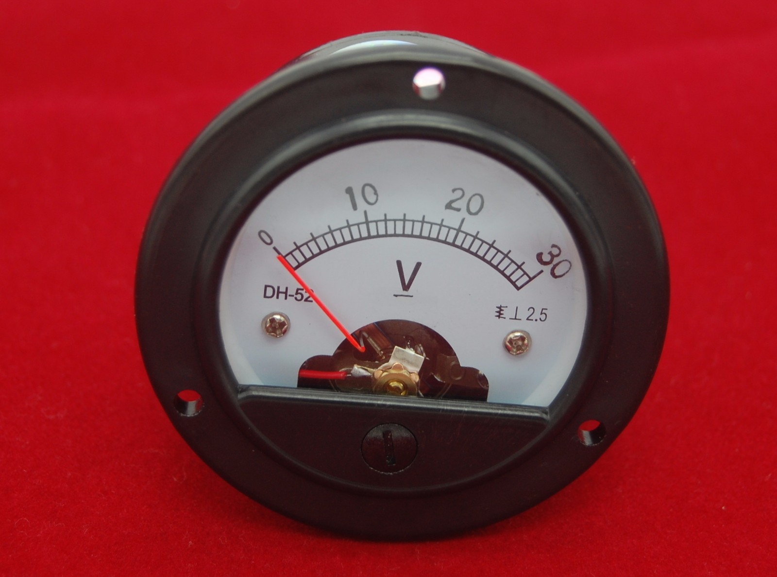DC 30V Round Analog Voltmeter Analogue Voltage panel meter Dia. 66.4mm DH52