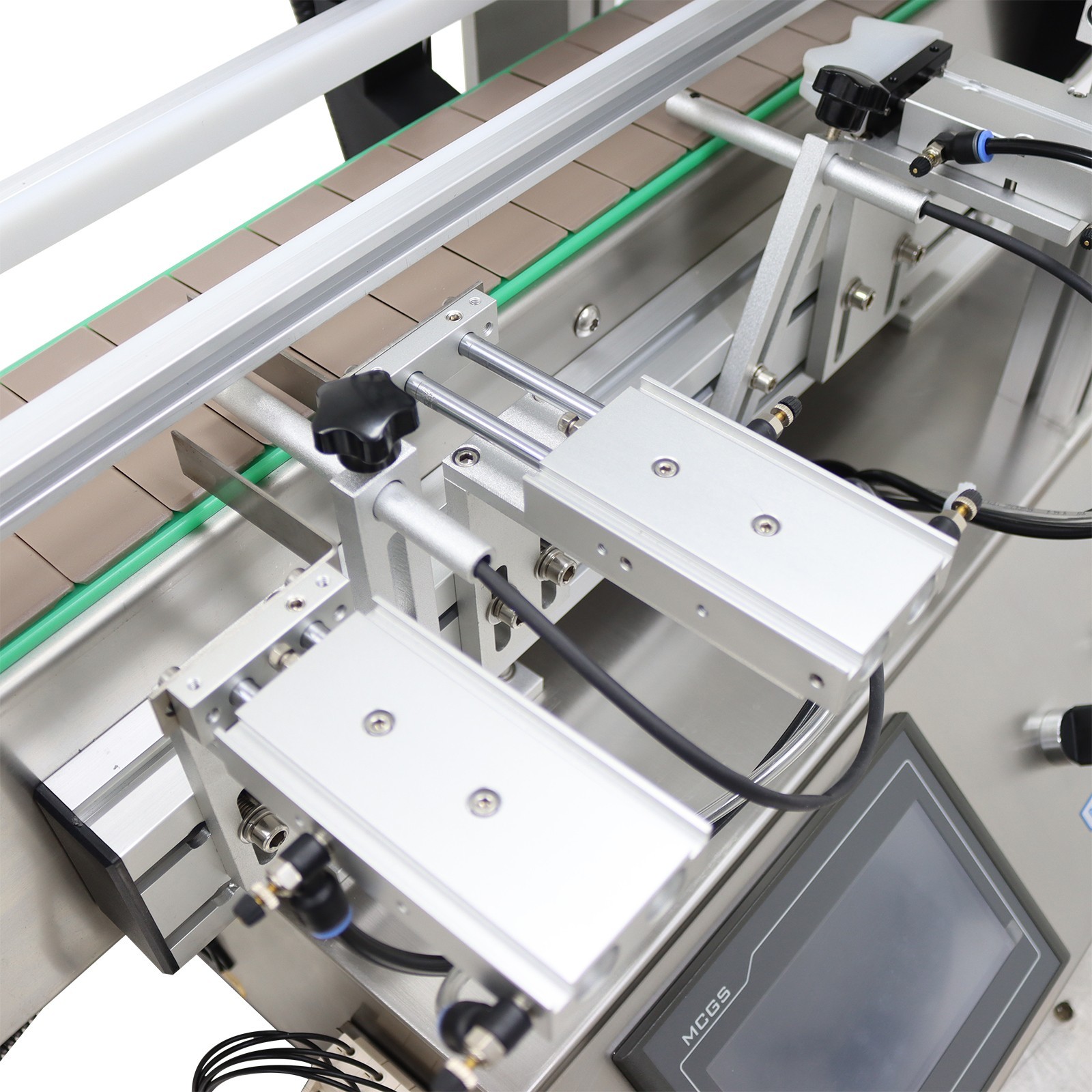 0.79-3.94»Desktop Conveyor Rubbing Capping Integrated Machine 10-30Bottles/min