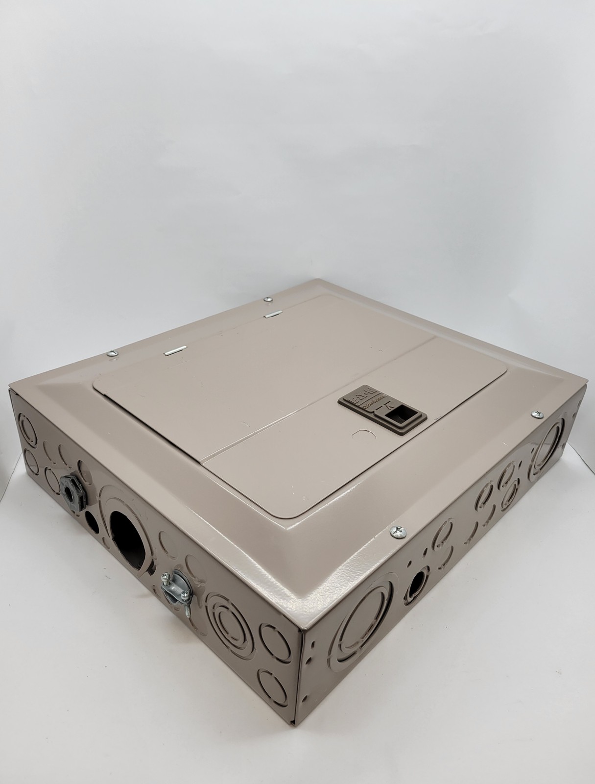 Eaton CH12L125B Main Load Center w Breakers 125A 120/240V 12Cir 1PH 25KA Type 1