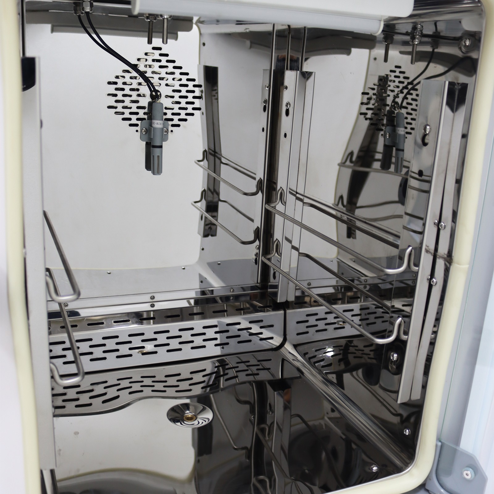 80L Constant Temperature And Humidity Incubator 220V 600W 45-95%RH Temp Adjust