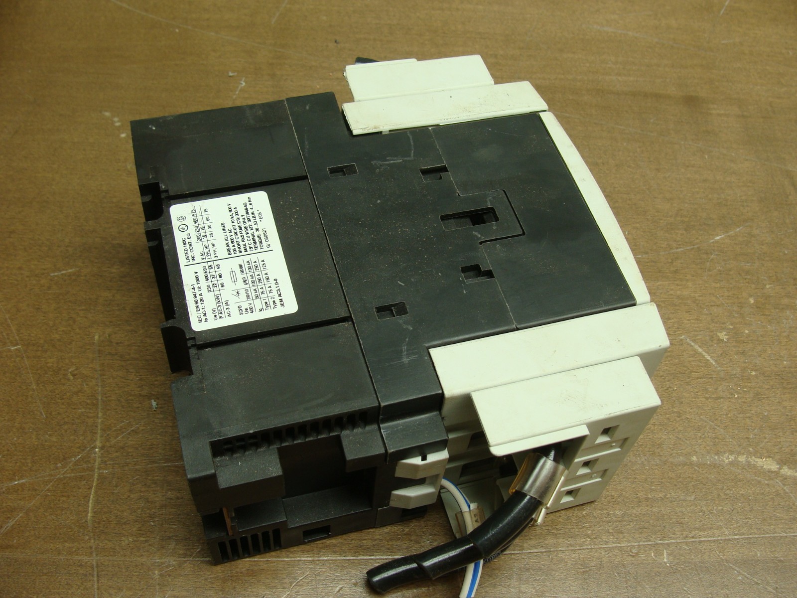 SIEMENS POWER CONTACTOR 3RT1045-3BB40 W/SURGE SUPPRESSOR SIEMENS 3RT1926-1BB00