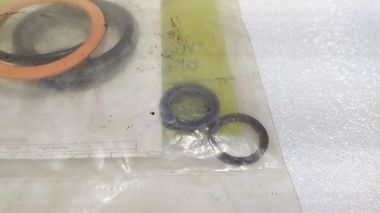 PARKER SKL7001MA1 2″BORE 5/8″ ROD SEAL KIT NEW