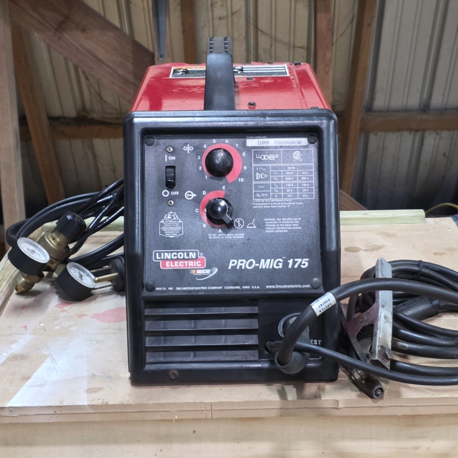 Lincoln Electric Pro Mig 175 MIG Welder (IM810) Nascar