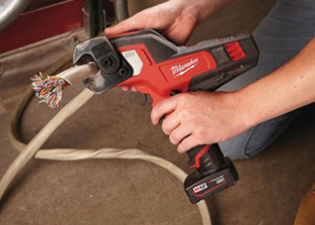 Milwaukee M12 CC-402C Cable Cutter Kit 2x 4.0Ah Batteries Charger Case 12V