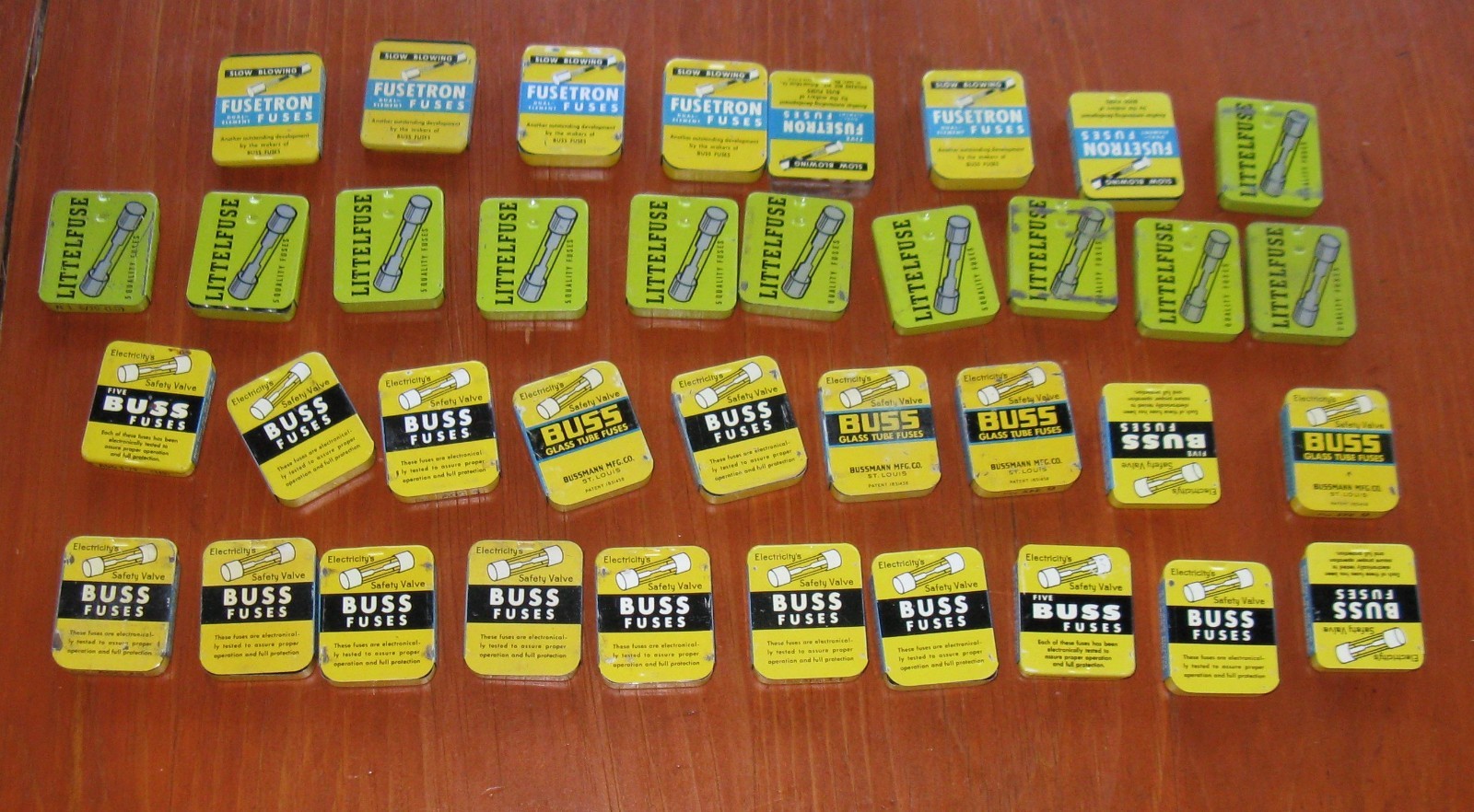 Huge Lot Vintage Automotive Fuses Car Truck Variety 280+ Fuses in Case