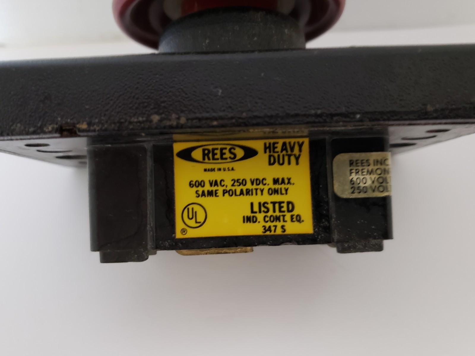 REES 02653-012 PUSH BUTTON SWITCH METAL MUSHROOM 600VAC 250VDC