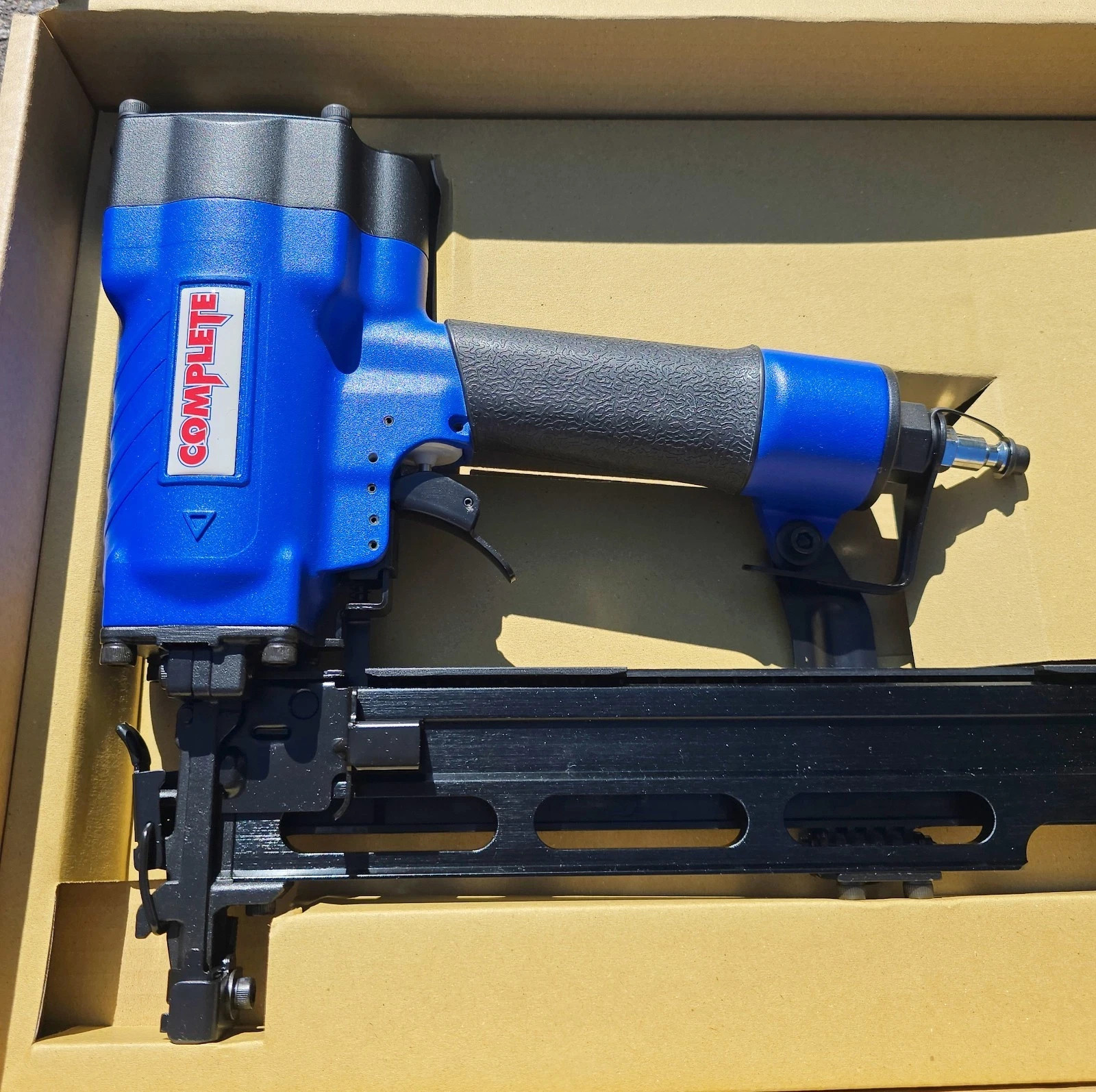 Complete C-1650S 16 Ga 7/16″ Medium Crown Stapler N Series – BRAND NEW IN BOX.