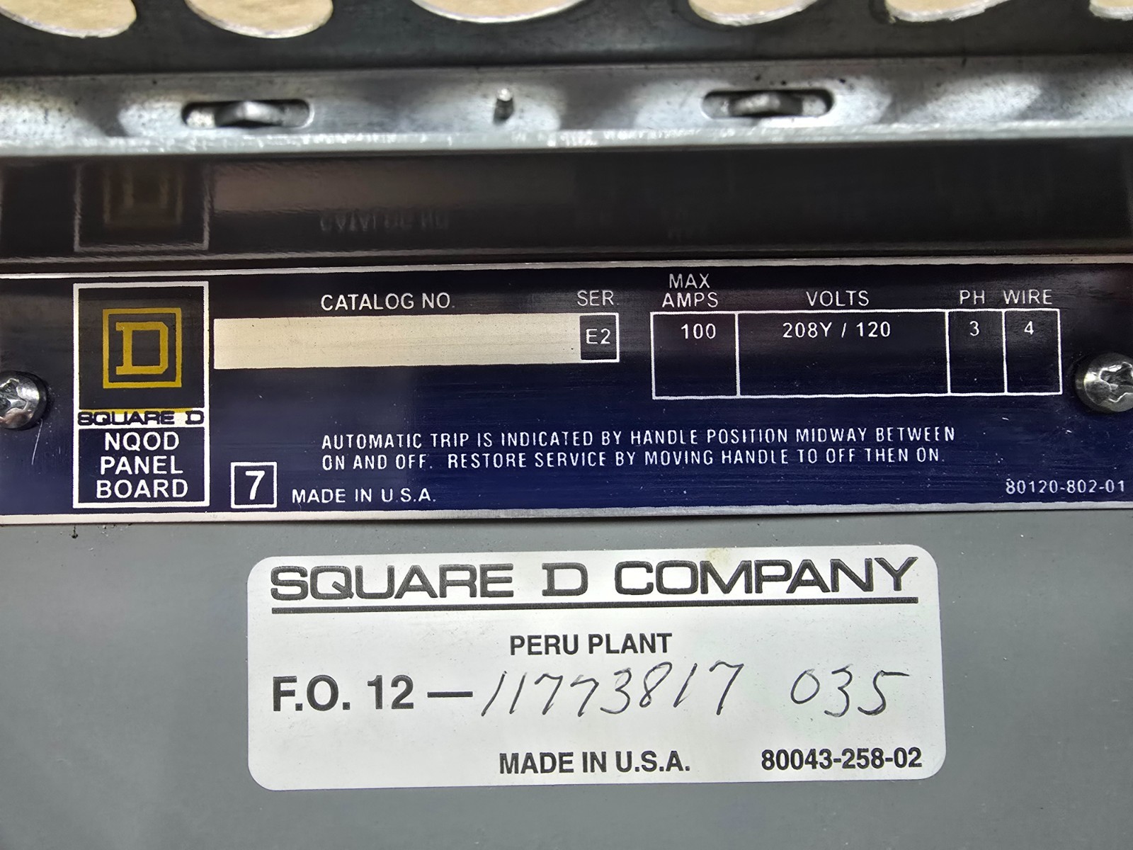 Square D 100 Amp Main Breaker Panelboard 208Y/120 VAC 3 Phase 4 Wire 42 Circuit