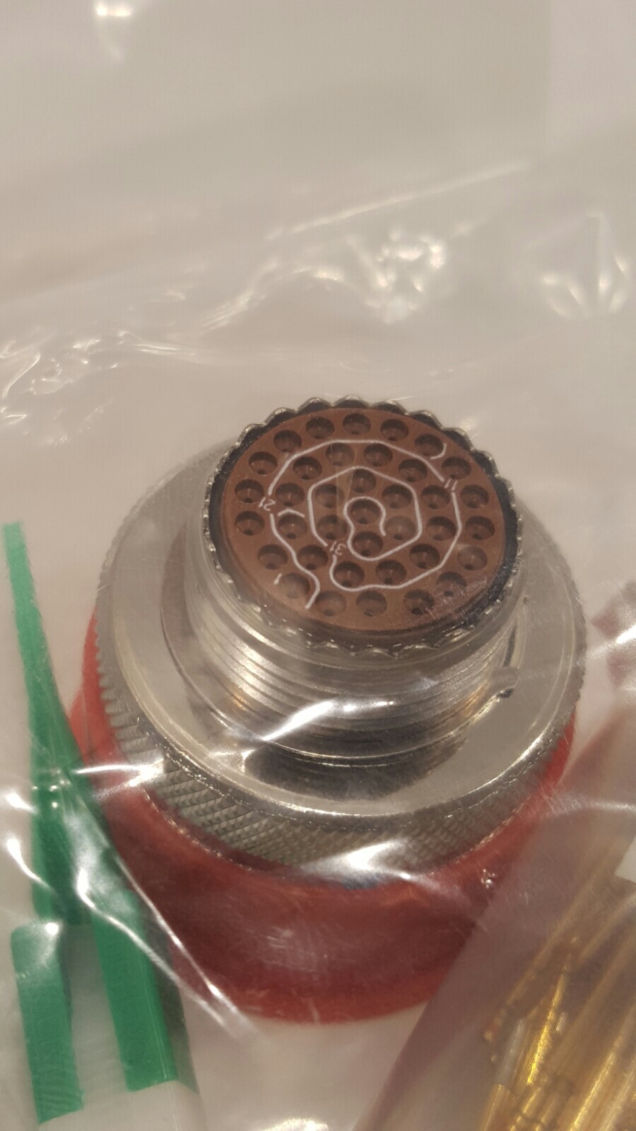 MS27467T15F35S Amphenol – Connector 37 POS