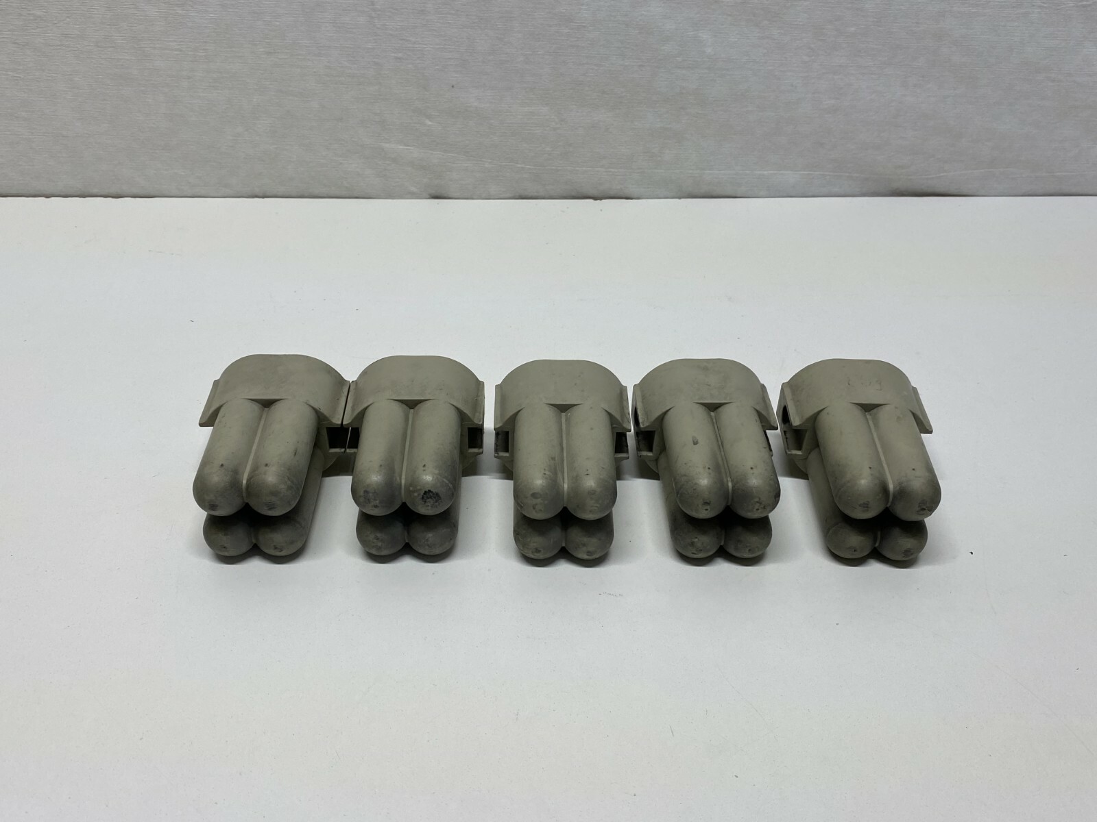 J12: Set of 4 CENTRIFUGE SWING ROTOR BUCKET ADAPTER