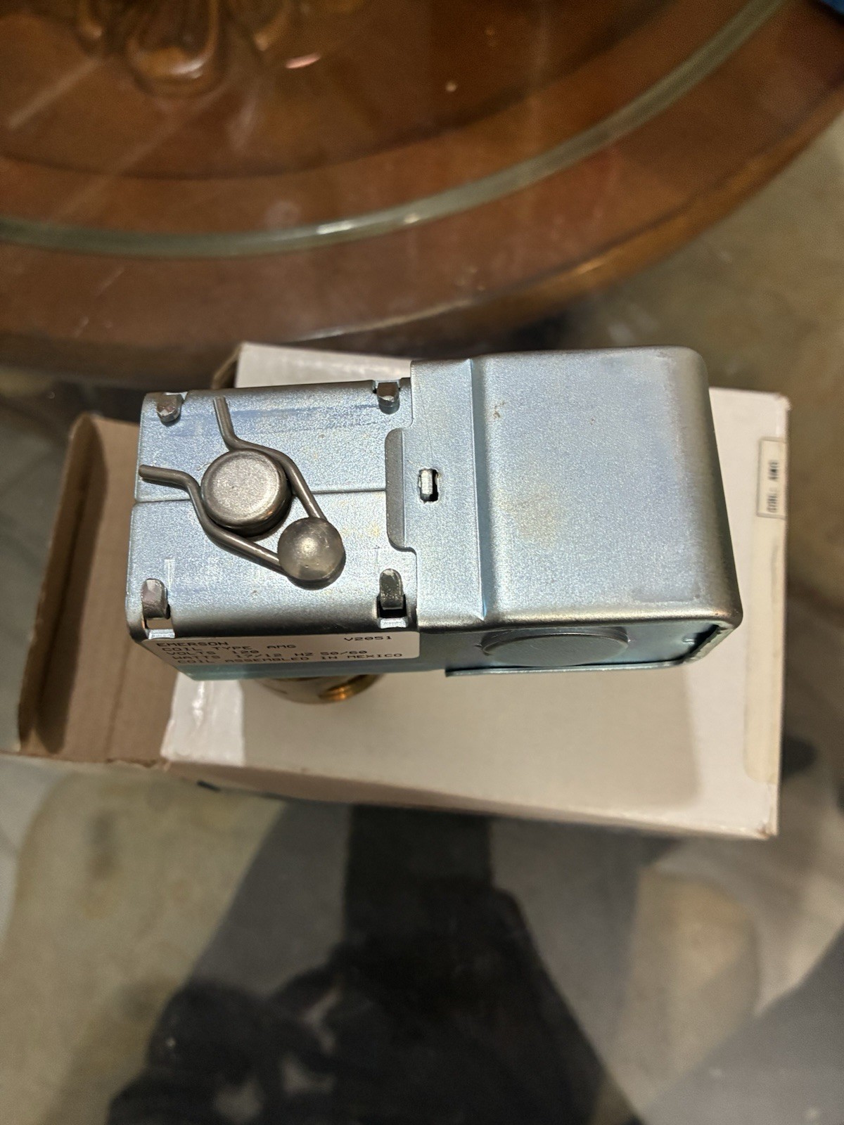 Emerson 204CD 1/4B5/32P Brass Steel Solenoid Valve V2051 1/4″ NPT 120V