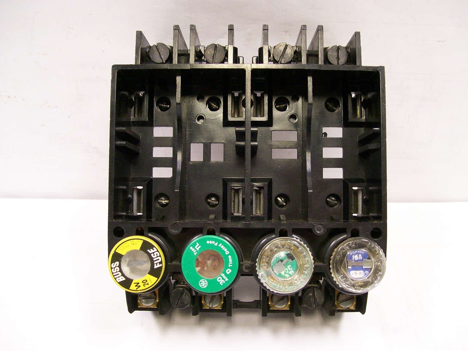 C-H Cutler-Hammer Dual 60Amp Fuse Panel Block Interior 4334H204 1PH NO PULLOUTS