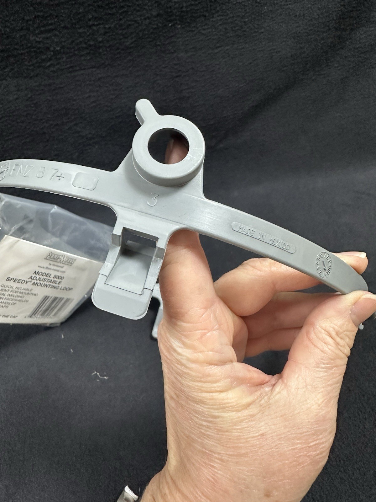Fibre-Metal Honeywell SPEEDY-LOOP Mounting System Halo ONLY – NOS!