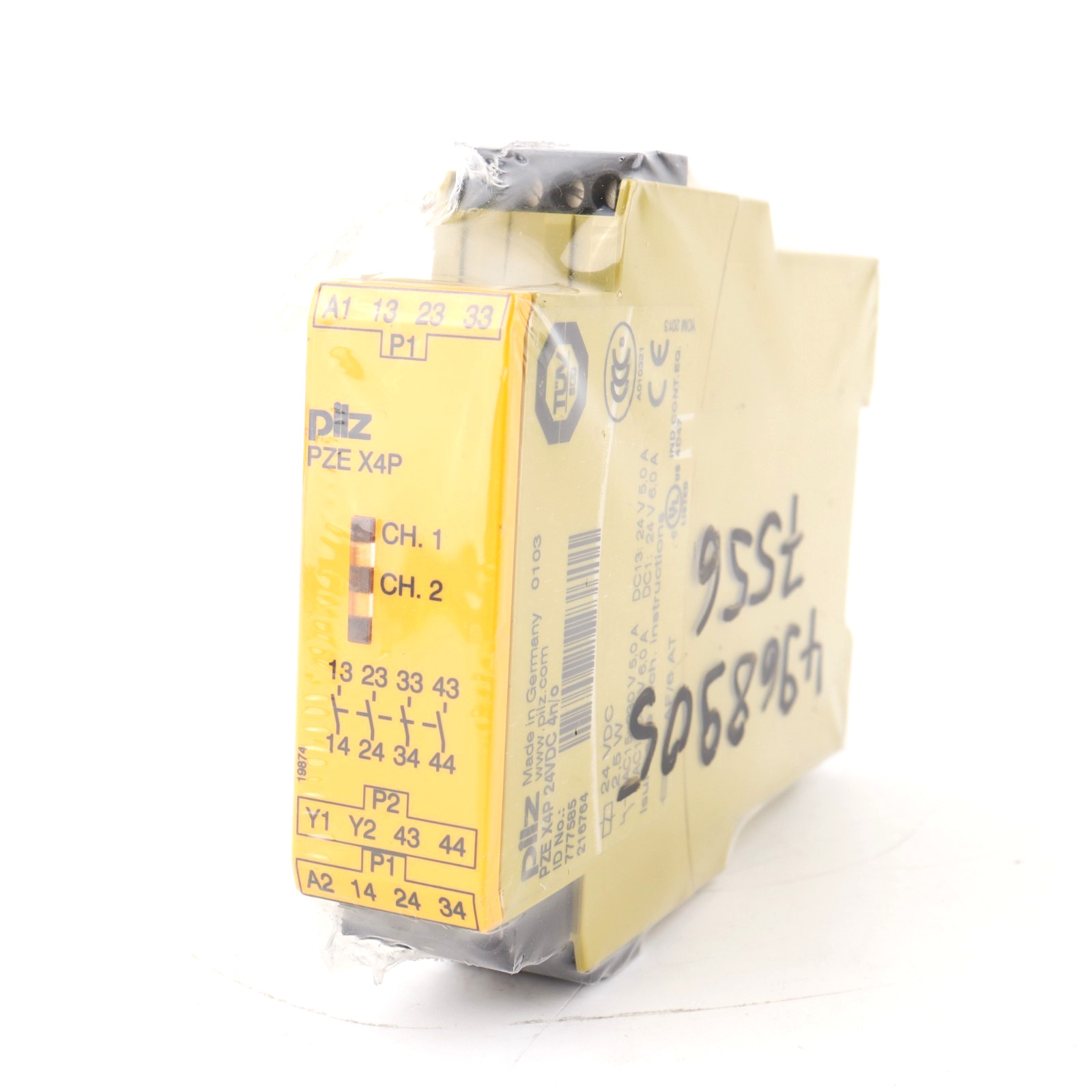 Pilz 777585 PZE X4P 24VDC 4n/o New