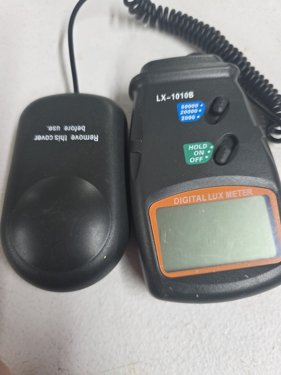 Digital Lux Meter LX-1010B Tested