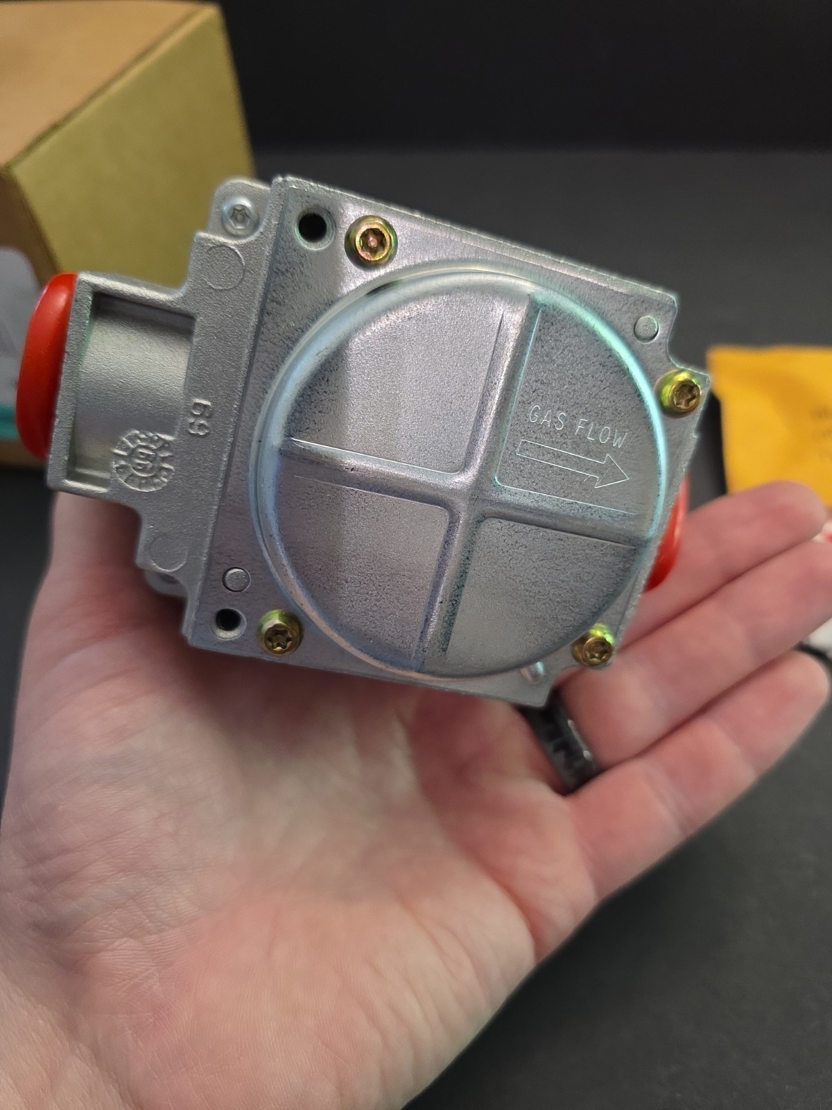White Rodgers Emerson 36C84 Type 426 Gas Manifold Valve 36C84-426 24v 60hz 0.6a