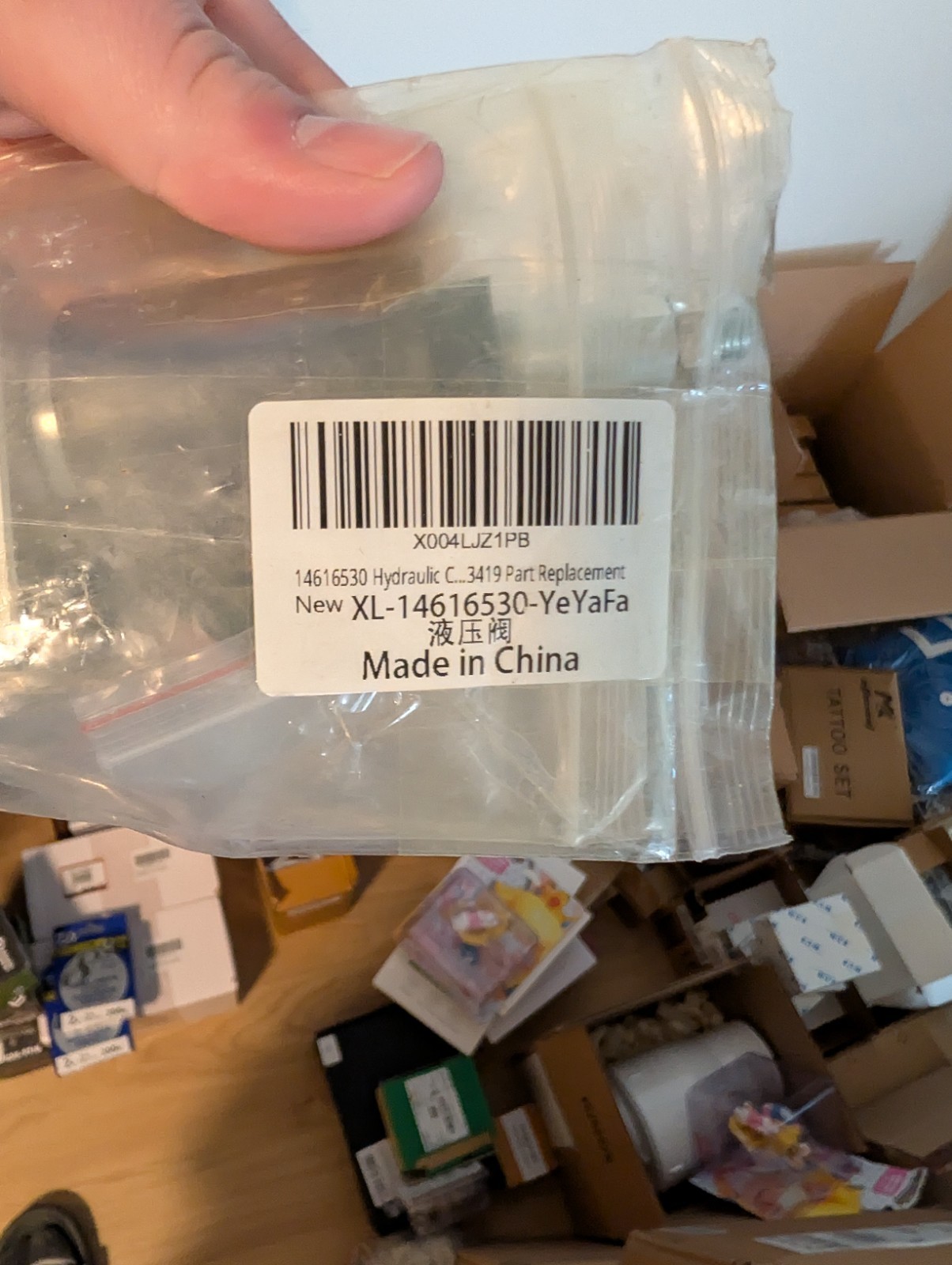 Hydraulic Cooling Fan Solenoid Valve For Volvo Excavator EC210 EC340D 1461652 24