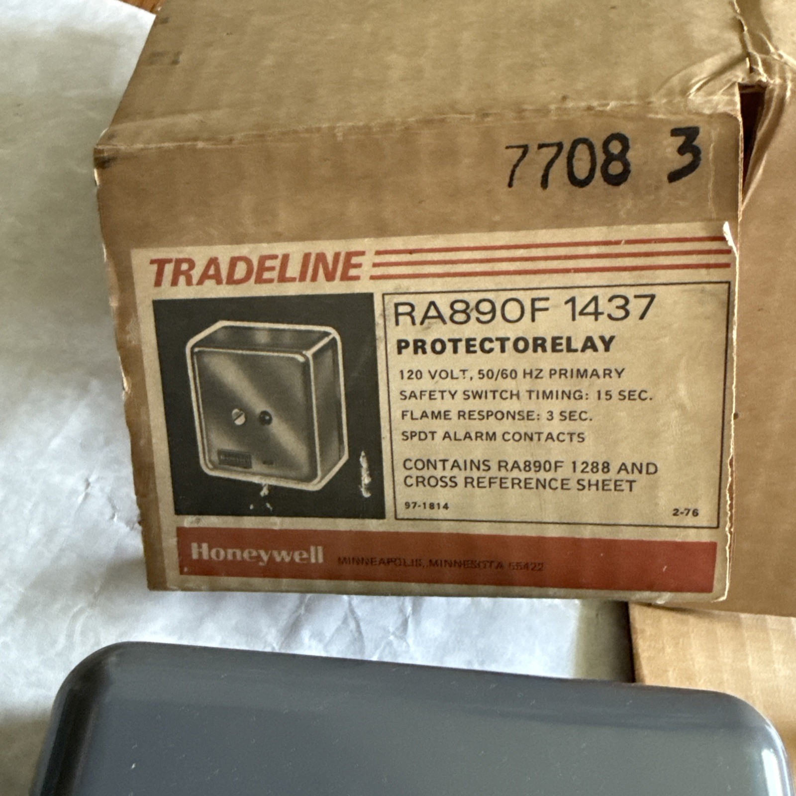 HONEYWELL RA890F 1437 BURNER FLAME SAFEGUARD PROTECTORELAY PRIMARY CONTROL,SF