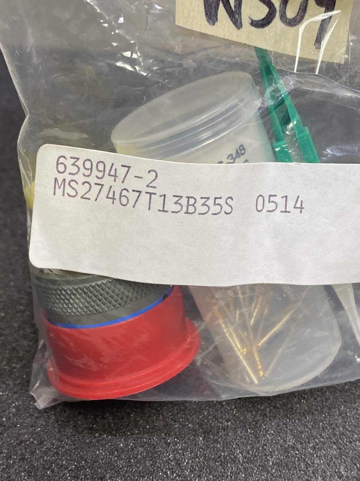 Amphenol MS27467T13B35S Military plug – female PIN: 22 – size 13 New