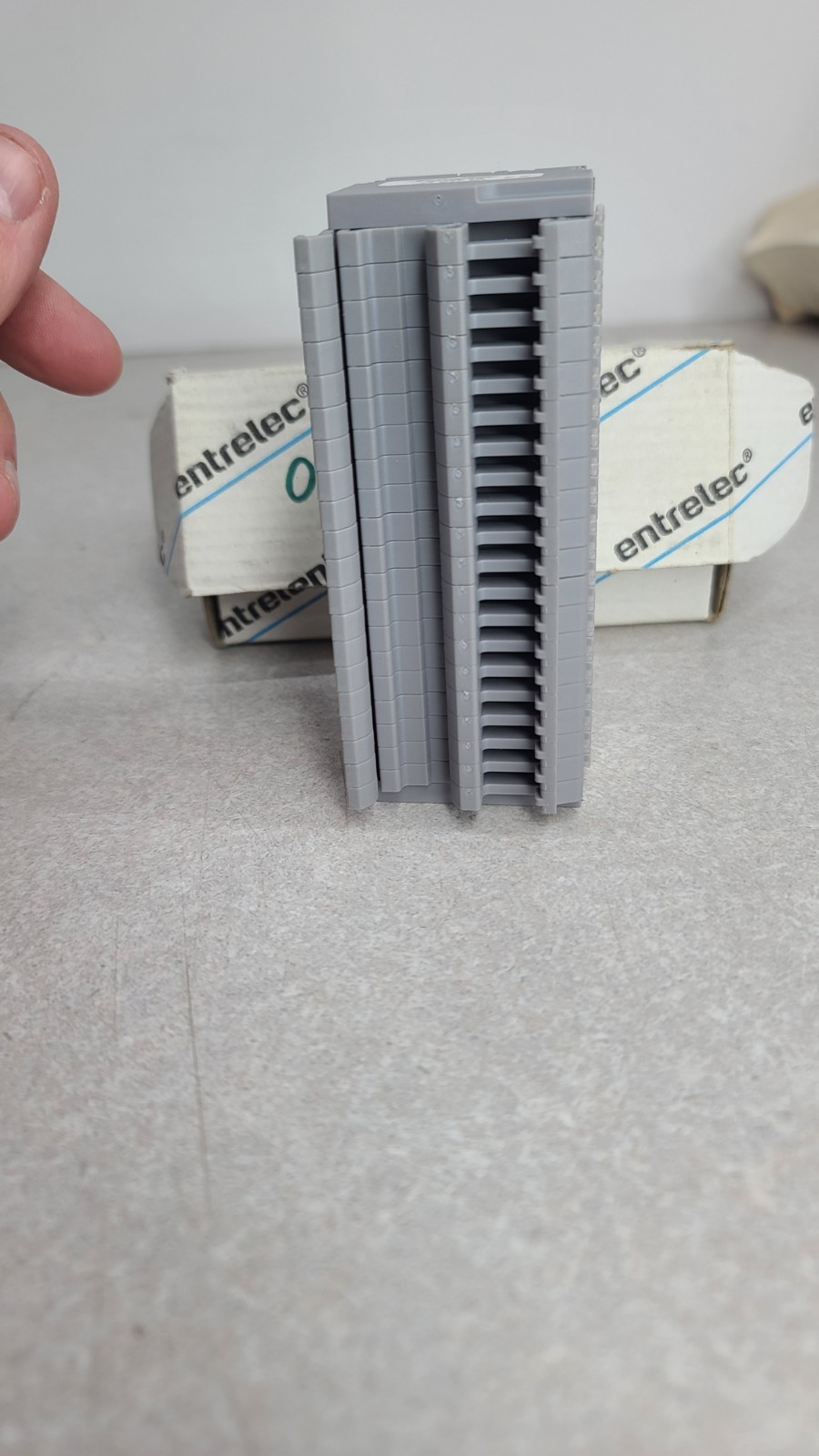 Entrelec 0021017 04 (1SNA021017R0400) Terminal Block