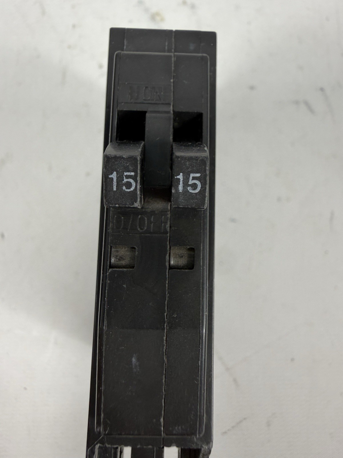 Square D QOT1515, TWIN, Tandem, 1 Pole, Dual 15 Amp Circuit Breaker, QO 15A
