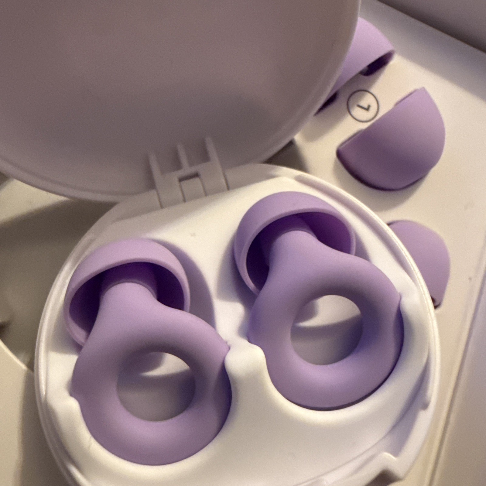 Loop Quiet 2 Ear Plugs 24dB SNR Reusable Sleep Focus Travel w/ Case Violet