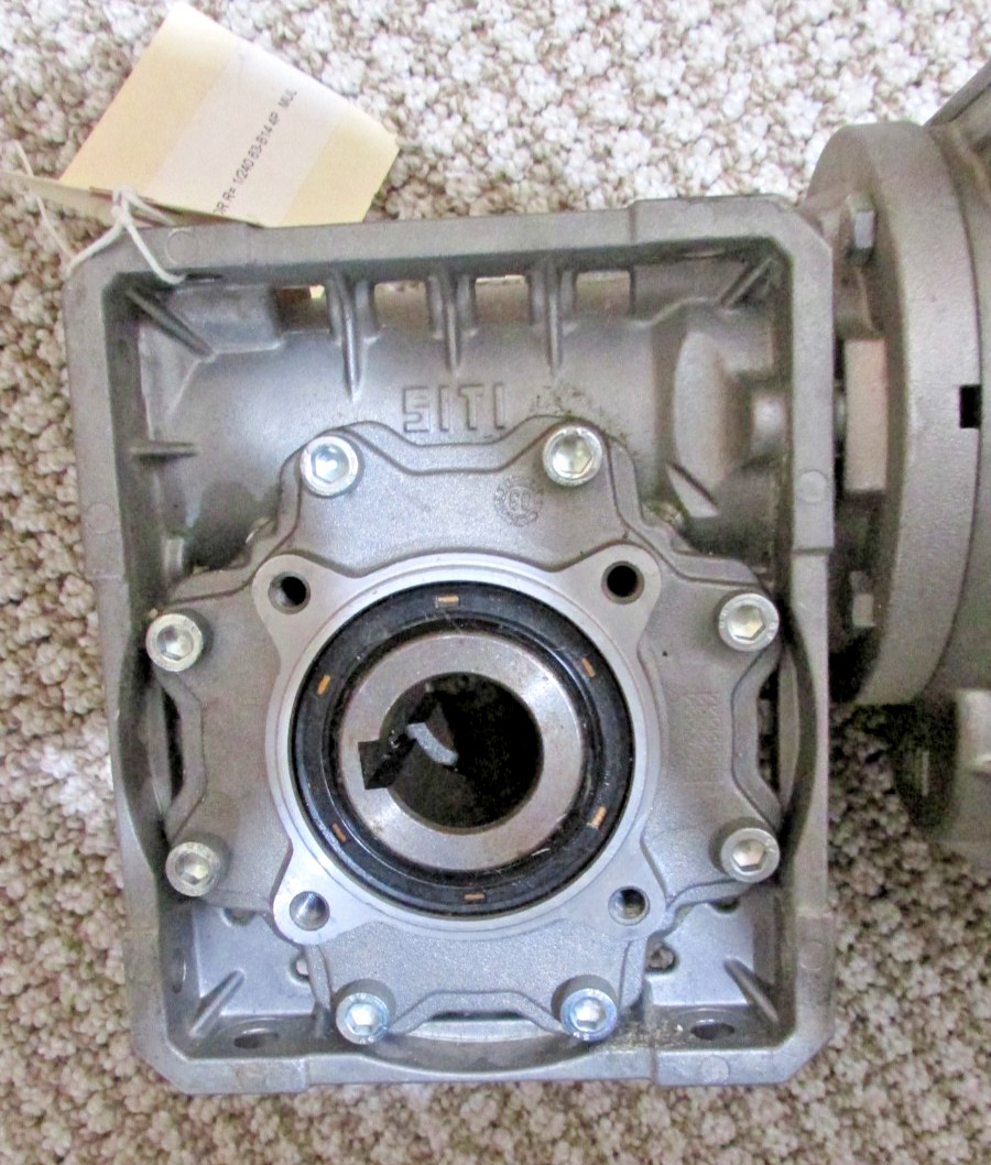 Motovario 63A4 Gearbox Reducer 4 Pole 3 Phase 1350-1620 RPM, 230/400V, 0.12kw