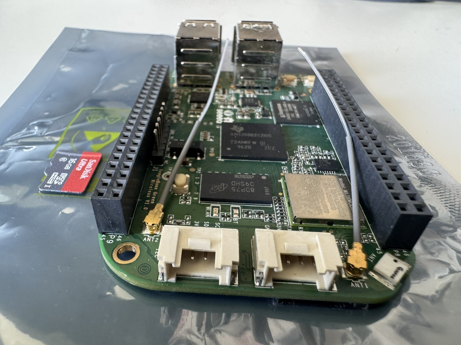 Seeedstudio BeagleBone Green Wireless Single Board Computer w/16gb Micro SD