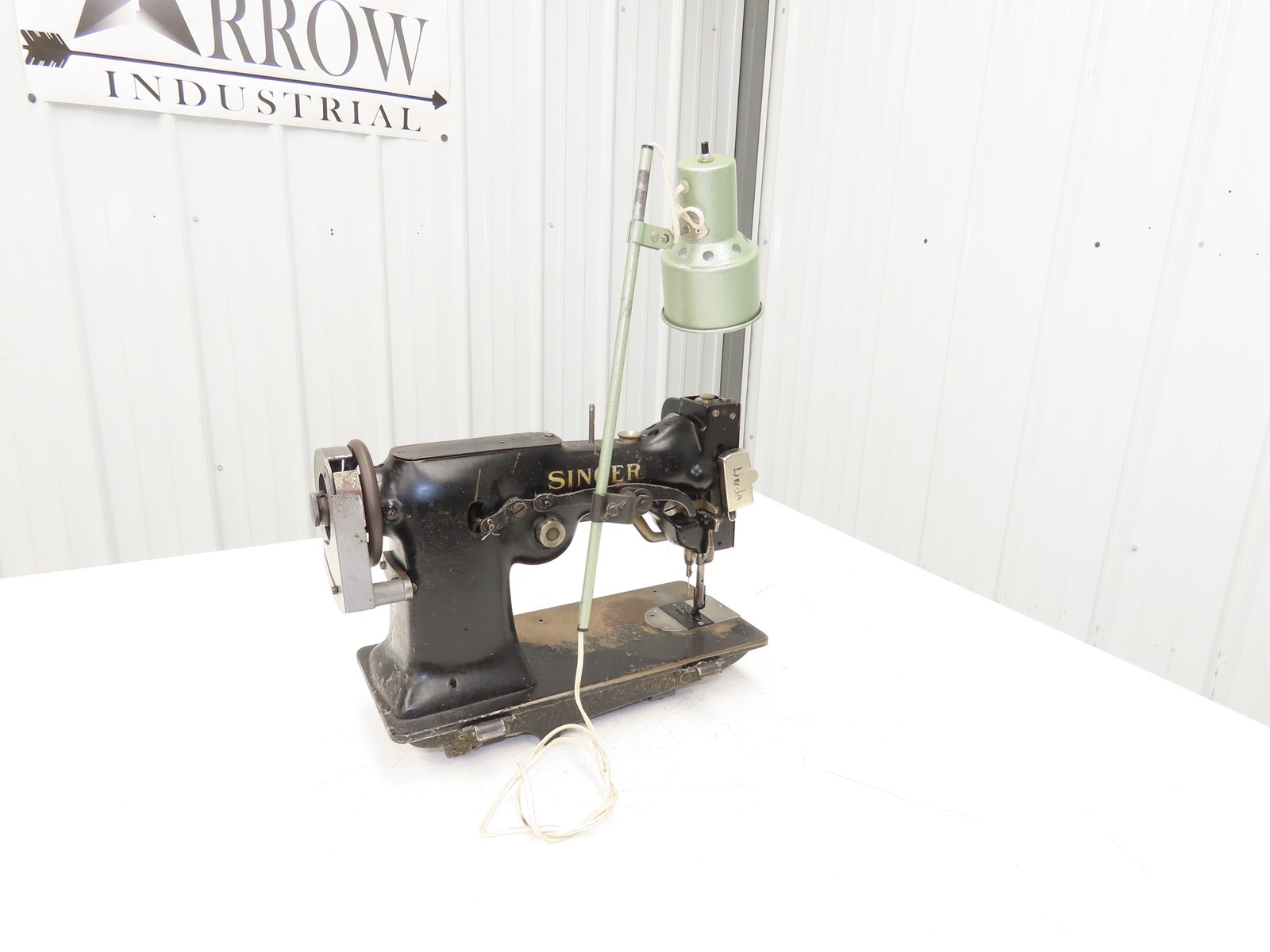 Singer 107W1 Industrial Sewing Machine Head Zig Zag & Straight Vintage