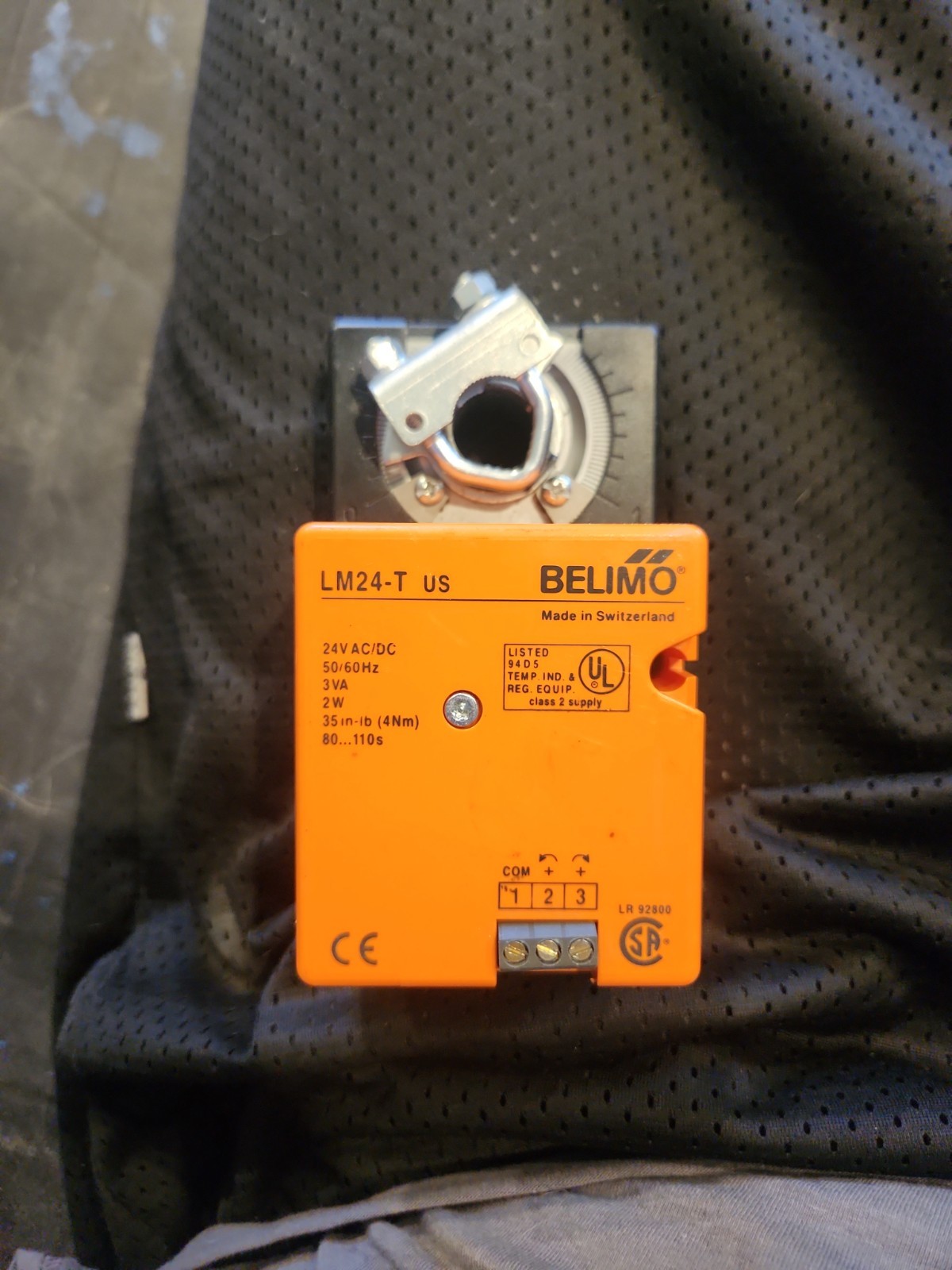 BELIMO LM24-T Actuator 24VAC/DC 35 in-lb 80-110s HVAC Damper, Conner damaged!