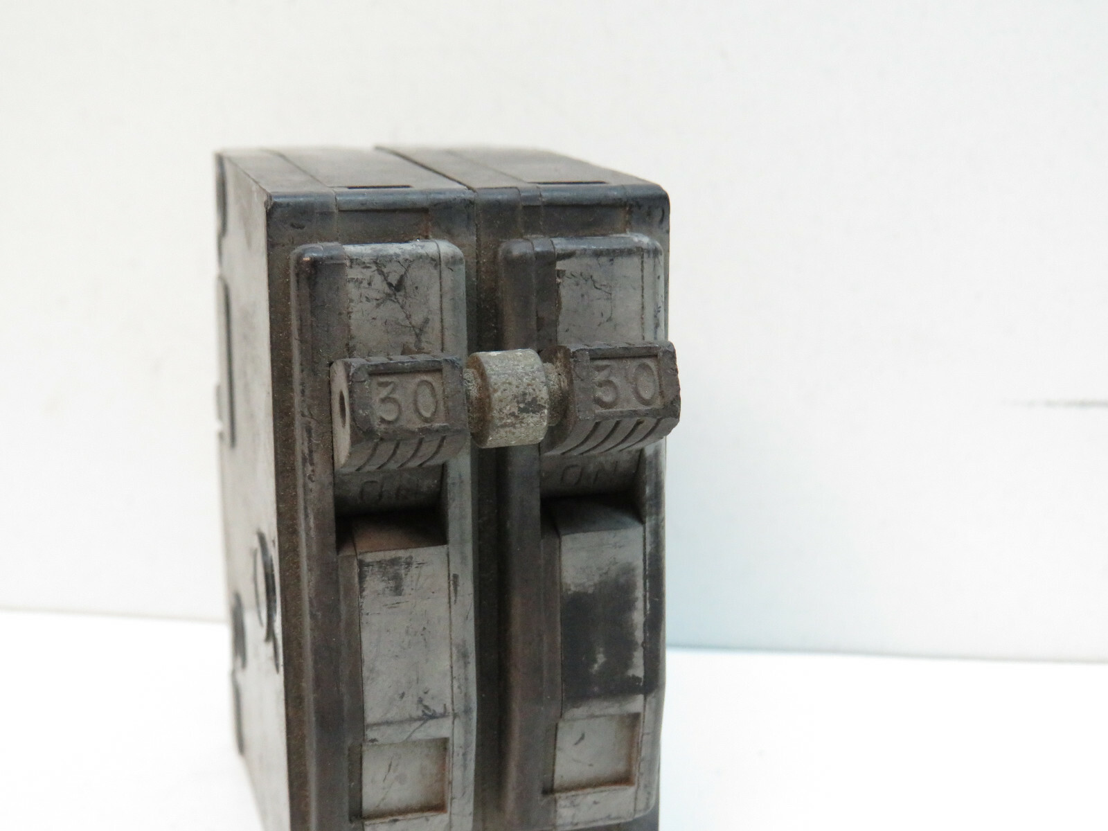 Square D QO230 30-Amp 2-Pole QO Circuit Breaker 30A 2P 120/240V, Older Style