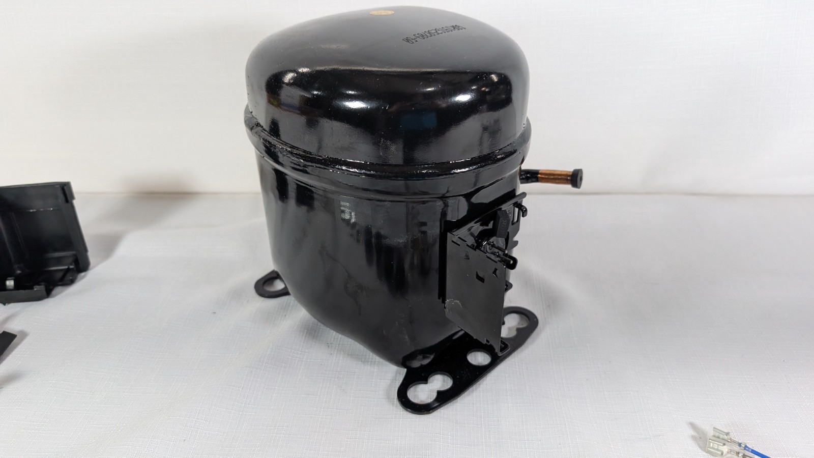 Sikelan GQR19TG Refrigeration Compressor 3/4HP 5613BTU 220-240V R134a HBP
