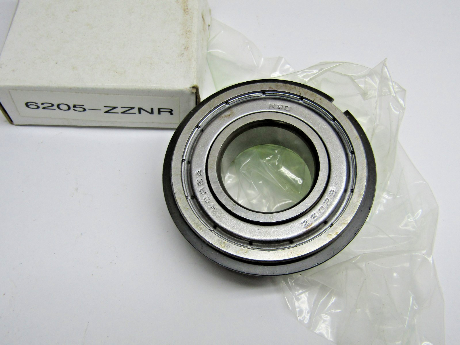 KBC 6205-ZZNR 25mm X 52mm X 15mm Shielded Snap Ring Bearing