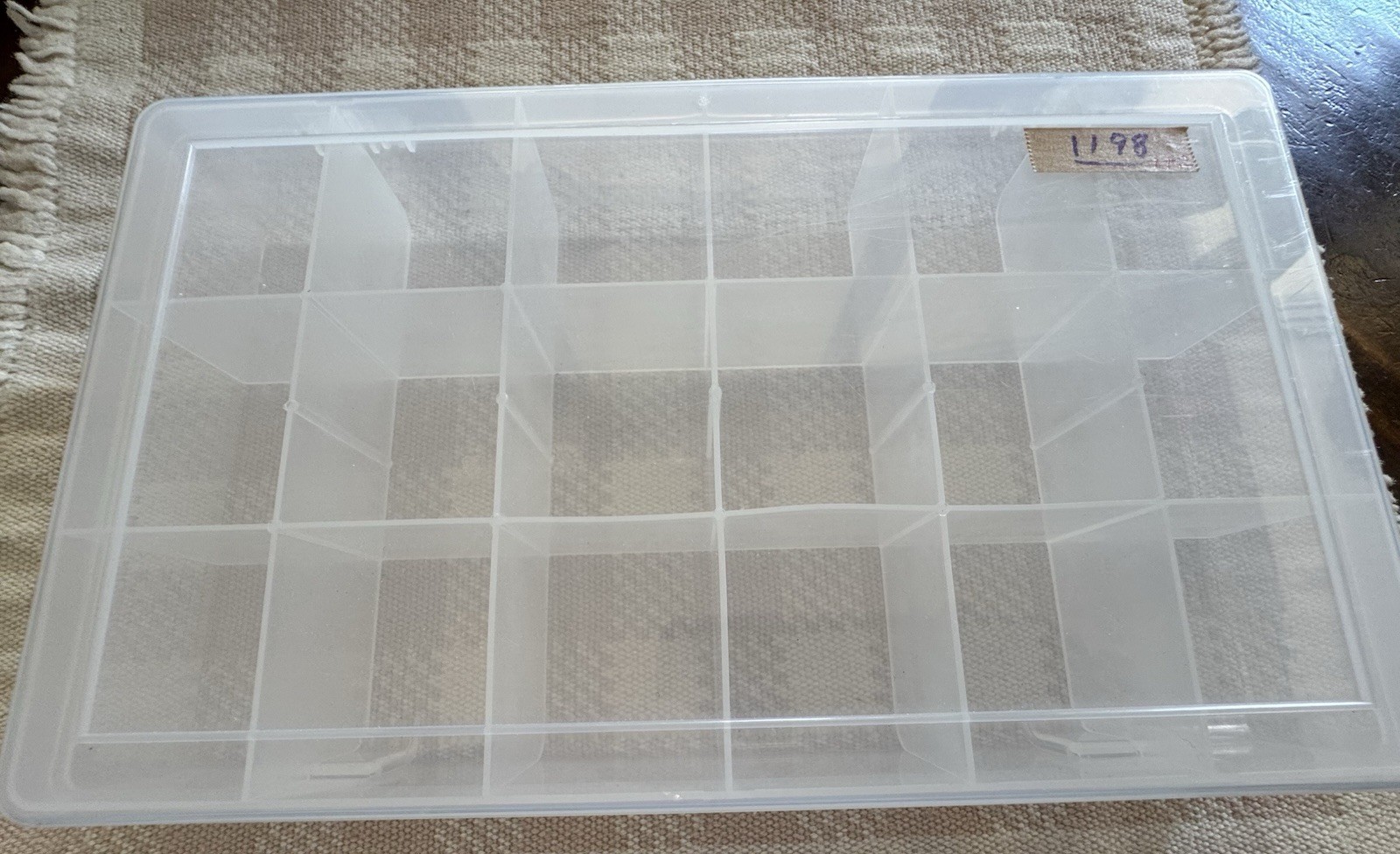 18 Compartment Plastic Storage Box Tray Bin Sorter – 11x7x1.5 inches MINT COND.
