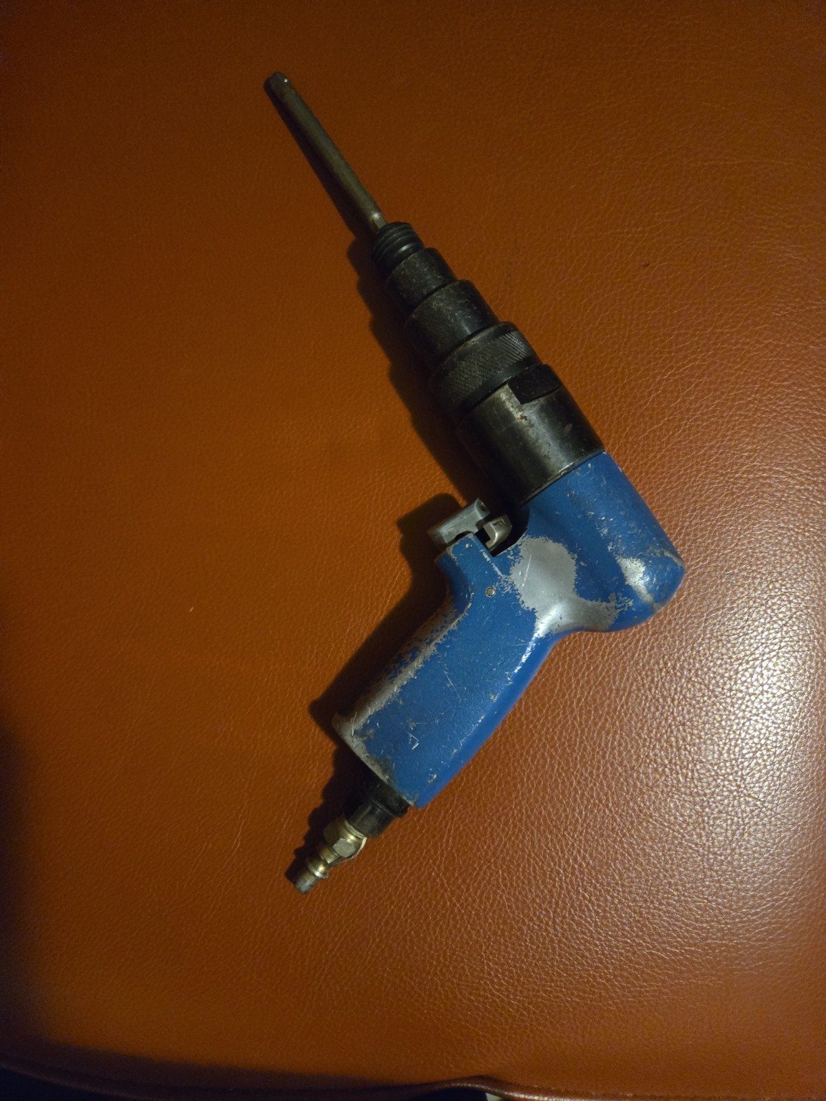 TyRex TY1800 air-powered, pistol-grip pneumatic screwdriver